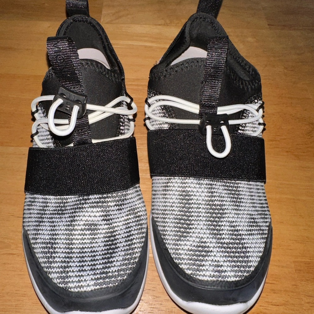 VIONIC sneakers